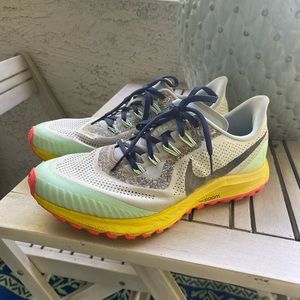 Women’s Nike Pegasus Trail Running Shoes 9.5